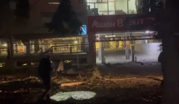 Wideo: Rosyjska rakieta uderzyła w kampus uniwersytetu w Kijowie, są ofiary śmiertelne — Zełenski