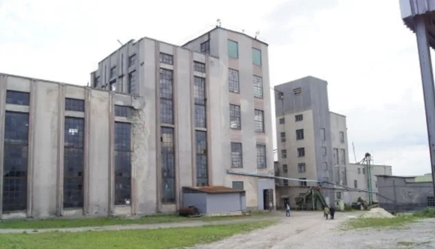 ФДМУ оголосив аукціон з продажу «Зарубинського спиртового заводу»