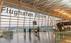 Кухар з аеропорту Цюриха втратив роботу через погрози за українську мову