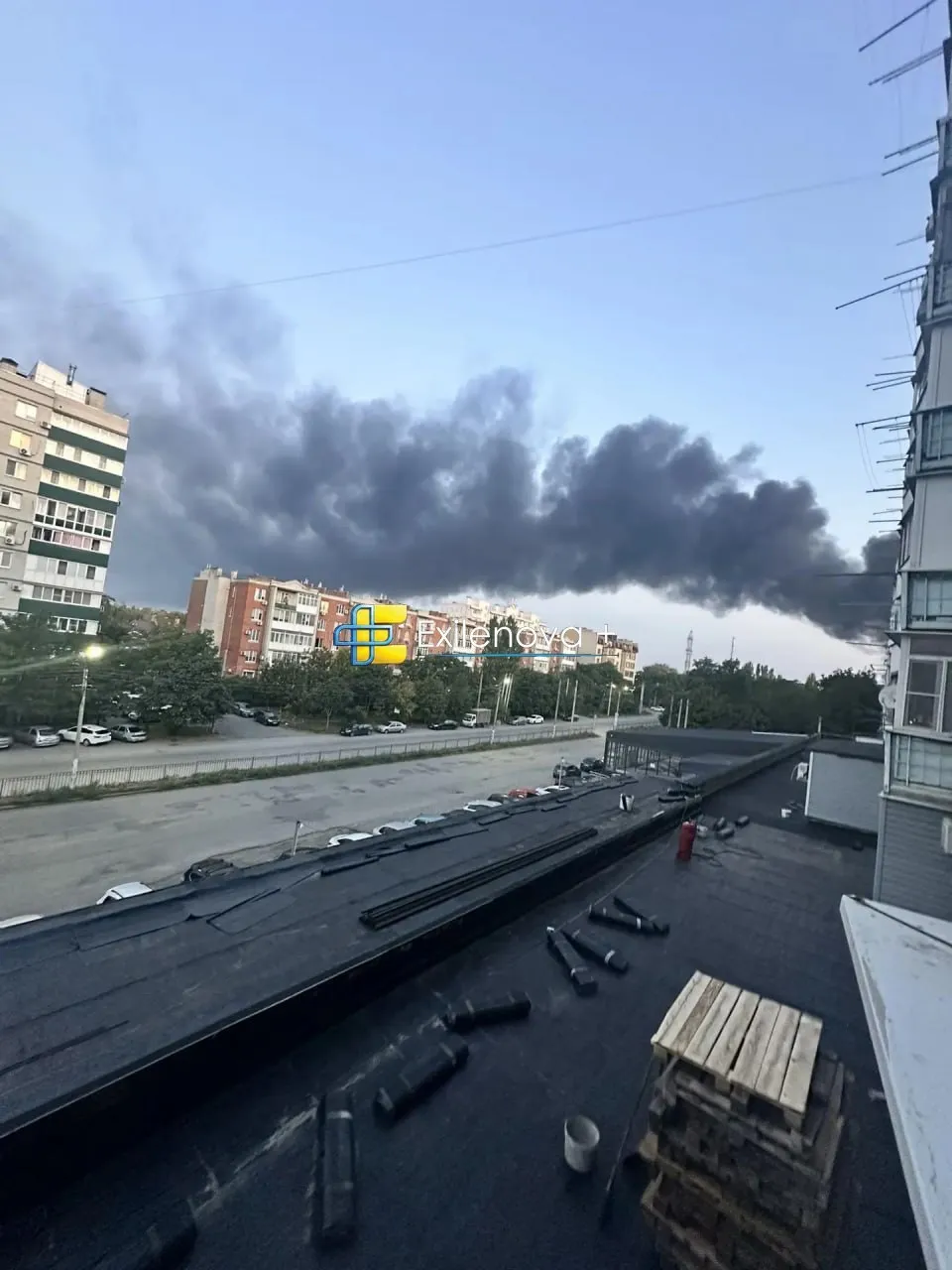 Відео: Вночі українські дрони долетіли до хімзаводу у Тольятті та до автозаводу у Таганрозі
