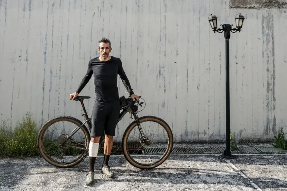 50 dni aresztu śledczego: francuski rowerzysta, zatrzymany za przekroczenie granicy, opuścił rosję