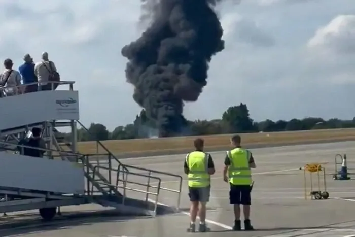 У Британії розбився моноплан, на борту якого були люди