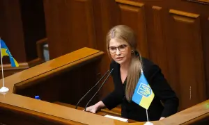Видео: у оккупированного Крыма в Черном море загорелись два суда с людьми