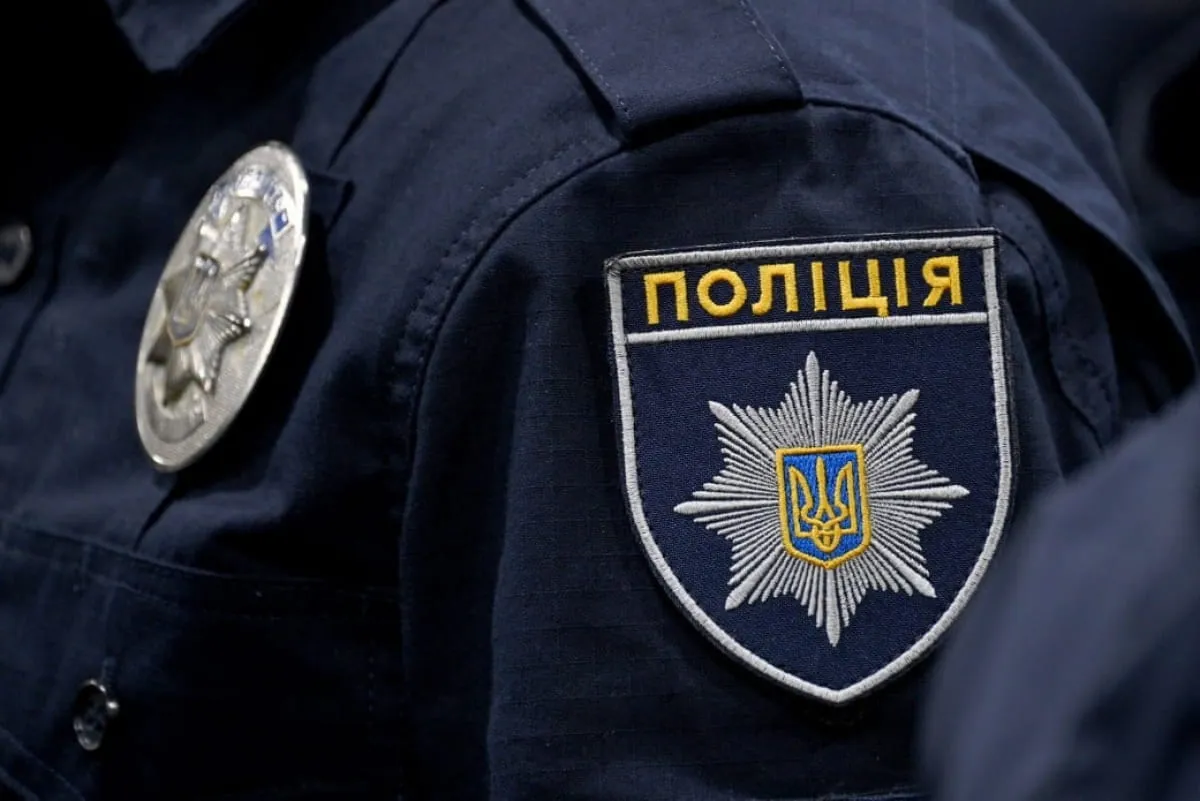 Video: In Kyiv, a driver struck a soldier at a checkpoint and injured two patrol officers