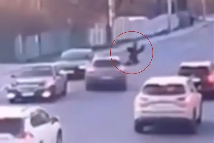 Відео: в Ірпені авто збило 13-річну дівчинку