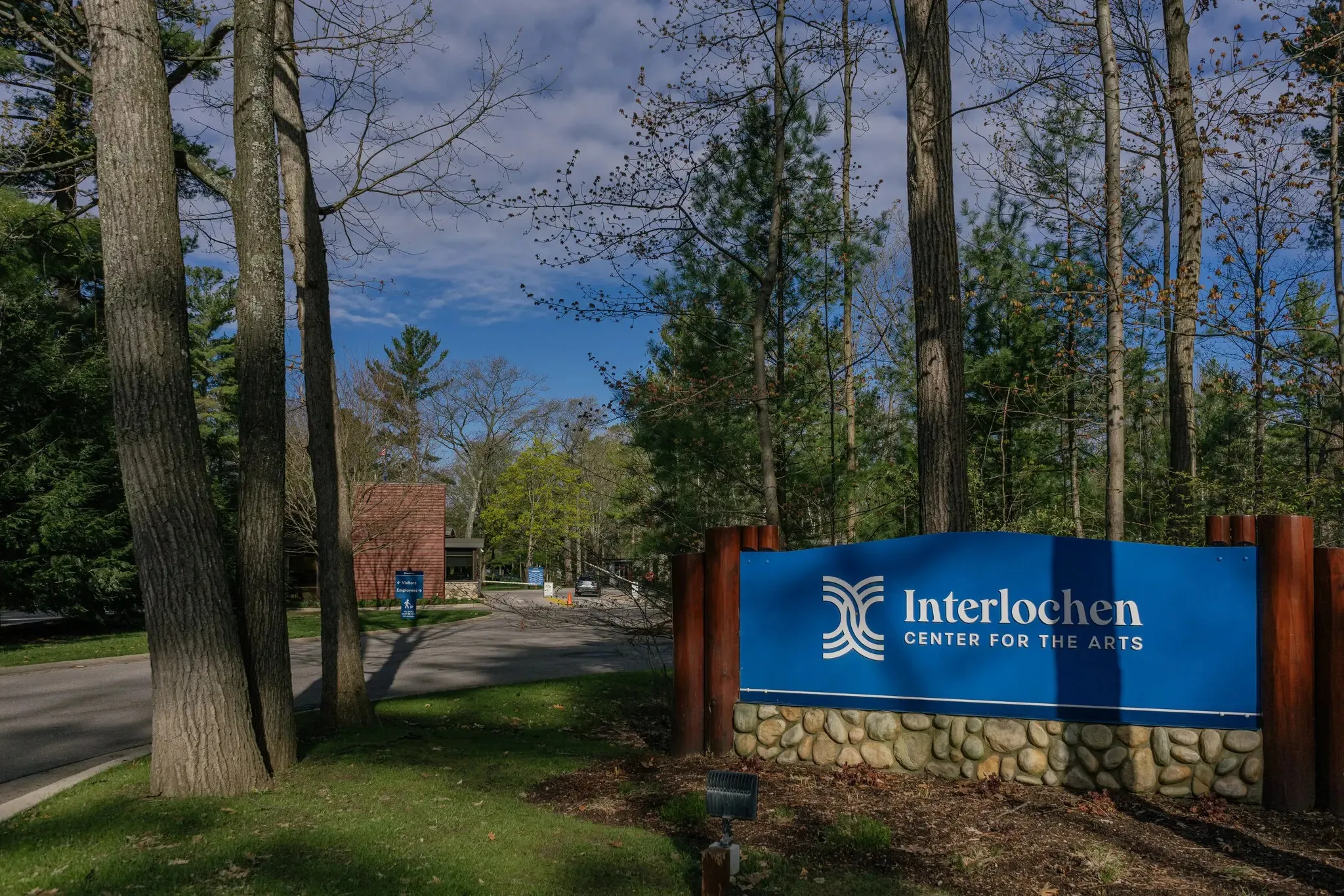 A report detailing dozens of cases of violence at an art school has been released in the U.S.