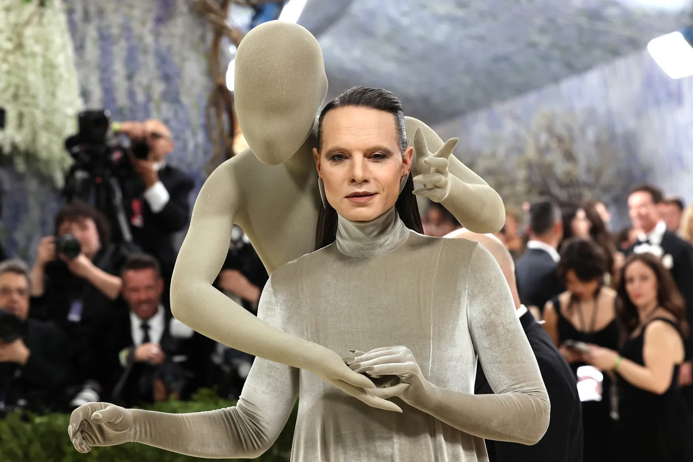 На Met Gala 2026 Джордан Рот перетворив образ на мистецький кошмар