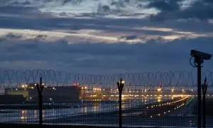 Макрон радить французам не обирати до парламенту певні політичні сили