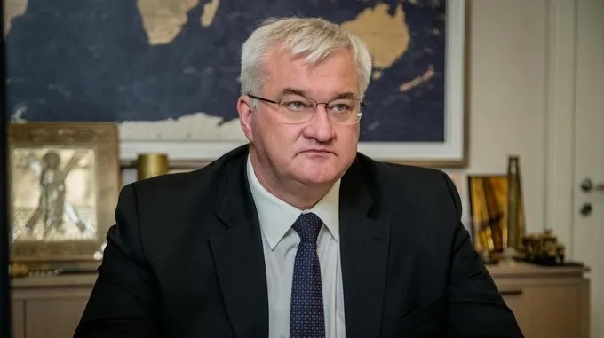 Сибіга заявив, що вакантні посади послів України заповнять до середини літа