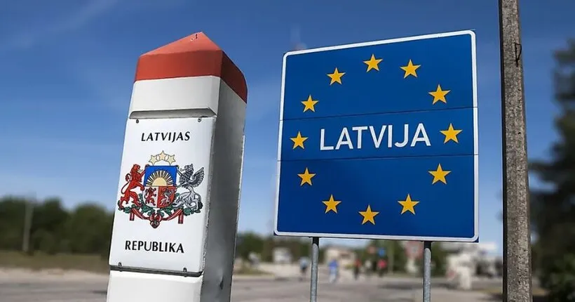 З Латвії депортували 75-річну росіянку, яка виступала проти зносу радянських пам’ятників