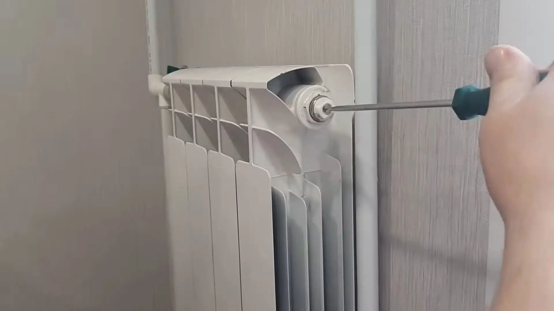 КМДА пояснила, чому зливають воду з опалення