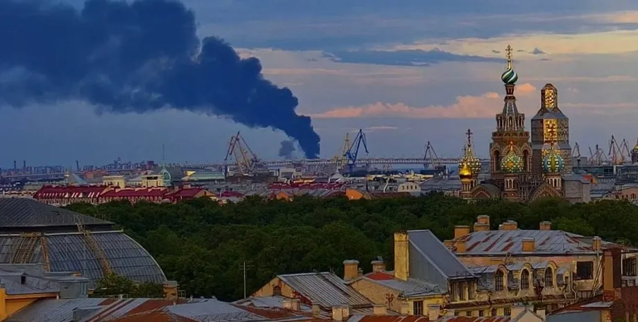 У Санкт-Петербурзі в день відкриття економічного форуму обмежили роботу аеропорту через дрони