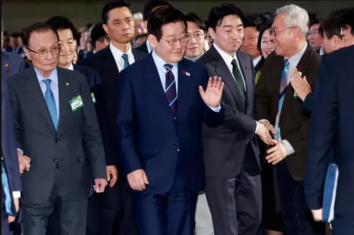 Президент Південної Кореї запропонував відновити контакти з КНДР