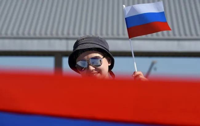 росія поширює пропаганду у Франції, створюючи фейкові копії відомих ЗМІ