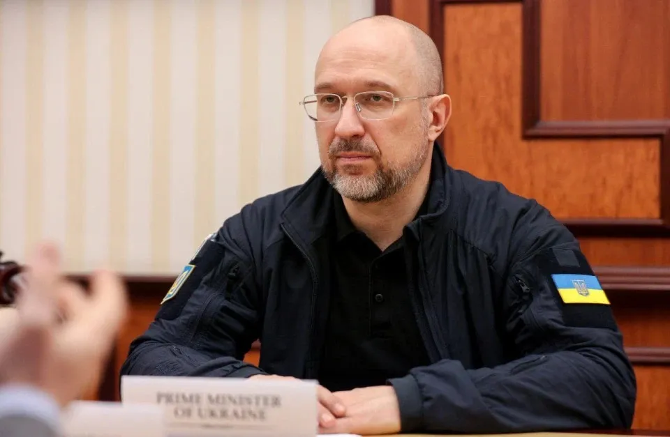 Шмигаль попередив про проблеми зі світлом через російські удари по енергетиці
