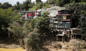 В американському ТЦ чоловік відкрив стрілянину: є загиблі та поранені