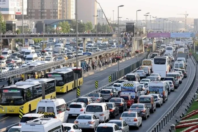 Більше не Нью-Йорк і не Лондон: названо найбільш «закорковане» місто світу
