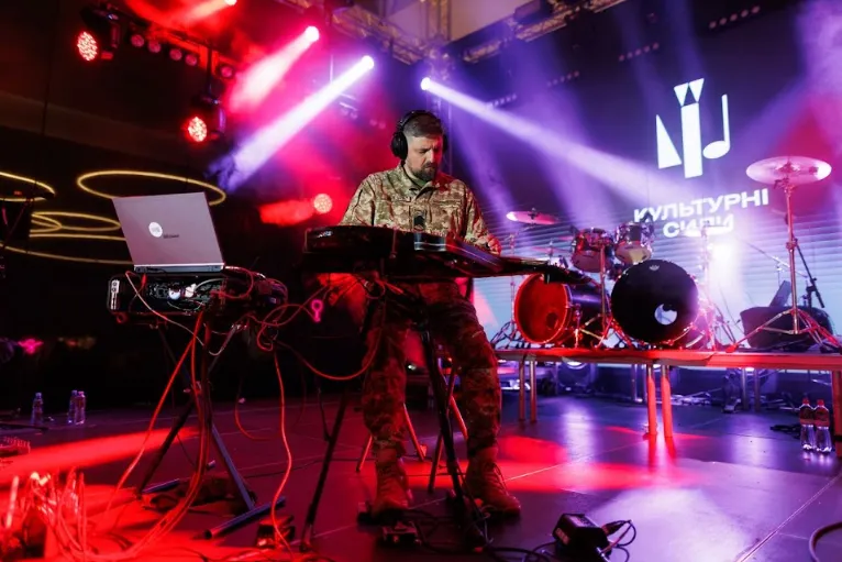 B-Mall Fest 2025 відбувся: тисячі відвідувачів, топові артисти та благодійні ініціативи у найбільшому ТРЦ країни — Blockbuster Mall.