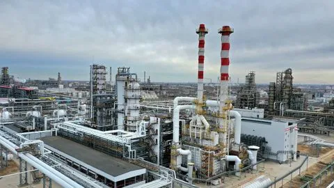 Відео: у Волгограді після атаки дронів пролунали десятки вибухів