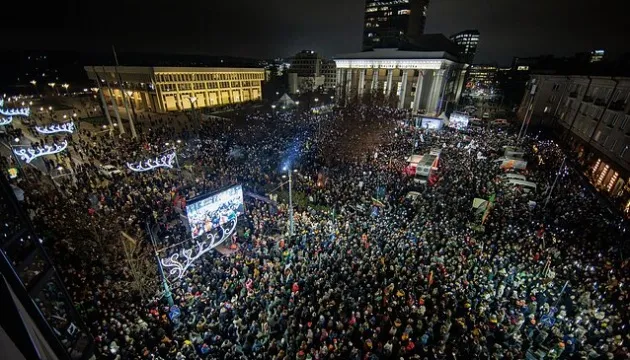 Фото: у Вільнюсі на протести вийшли 10 тисяч людей