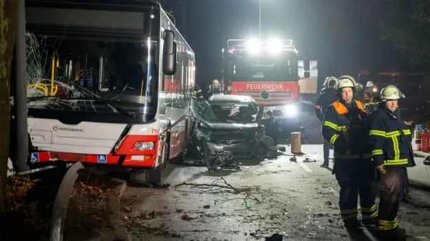 У Гамбурзі водій, що намагався втекти від поліції, спричинив масштабну ДТП
