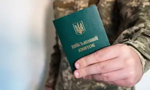 Фото: СБУ затримала російського диверсанта, який готував вибухи на військовому аеродромі