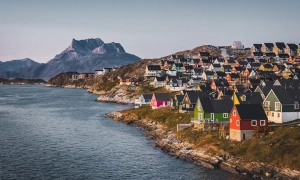 Королева-консорт Камілла з’явилася на публіці з брошкою, яка належала Єлизаветі II