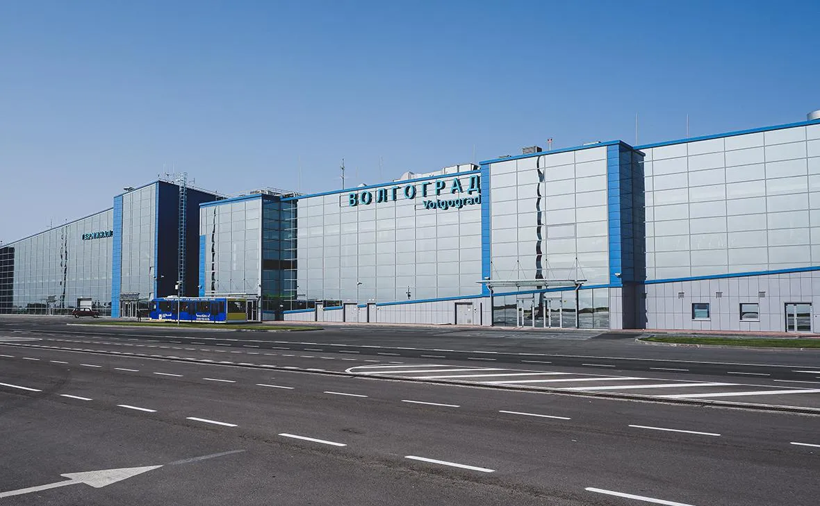 Video: Following a drone attack, the Volgograd airport suspended operations and fires broke out
