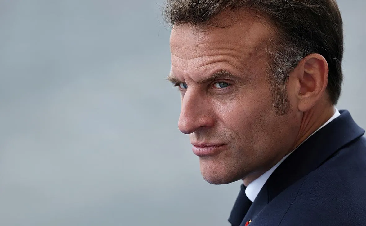 Телефонний дзвінок Макрона Трампу потрапив на відео