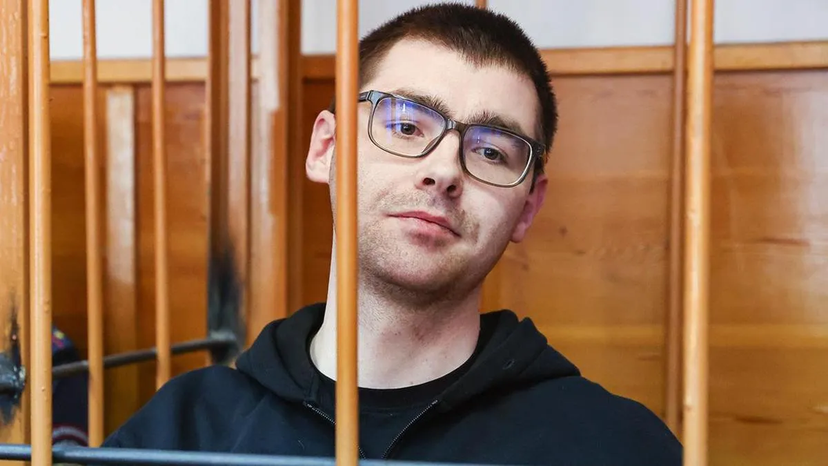 В РФ ексредактора відомого медіа засудили до колонії за хабар поліцейському