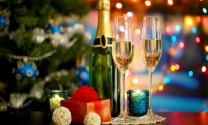 Фото: у Дніпрі встановили простріляні силуети людей