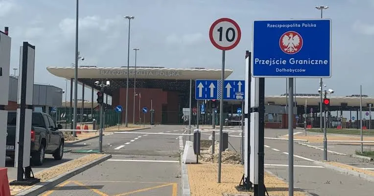 A border crossing on the border with Poland has been temporarily closed due to a drone threat