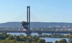 В результате обстрелов в Днепре вспыхнул сильный пожар, возросло количество пострадавших