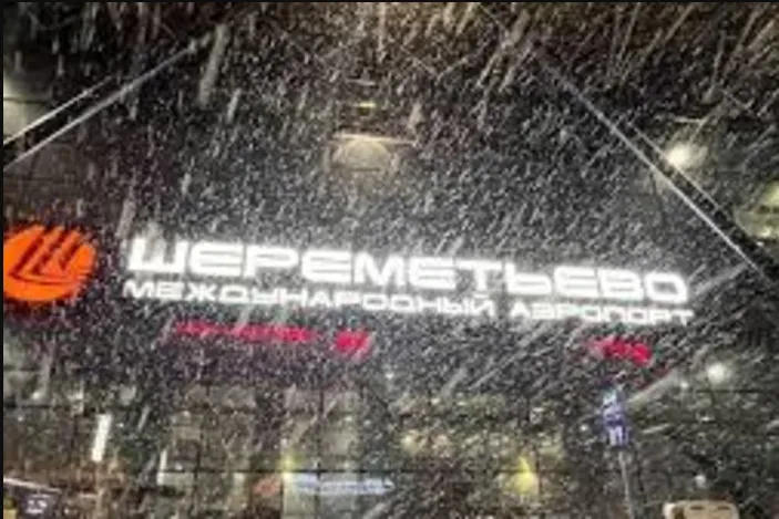 Відео: через негоду виник колапс в московському аеропорту Шереметьєво