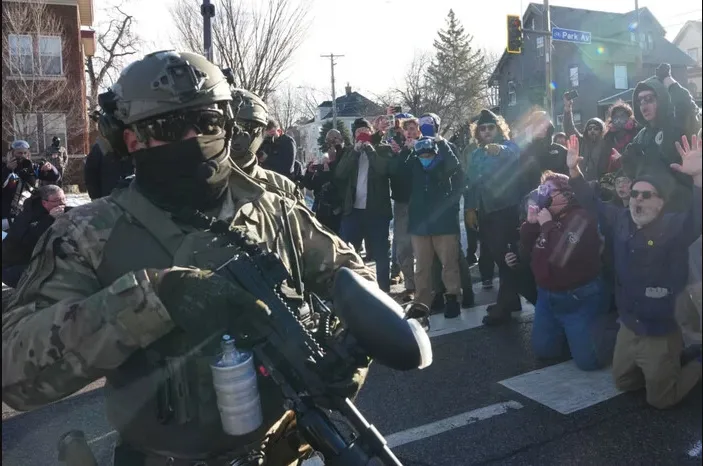 Федеральні агенти застосували спецзасоби проти протестувальників у США