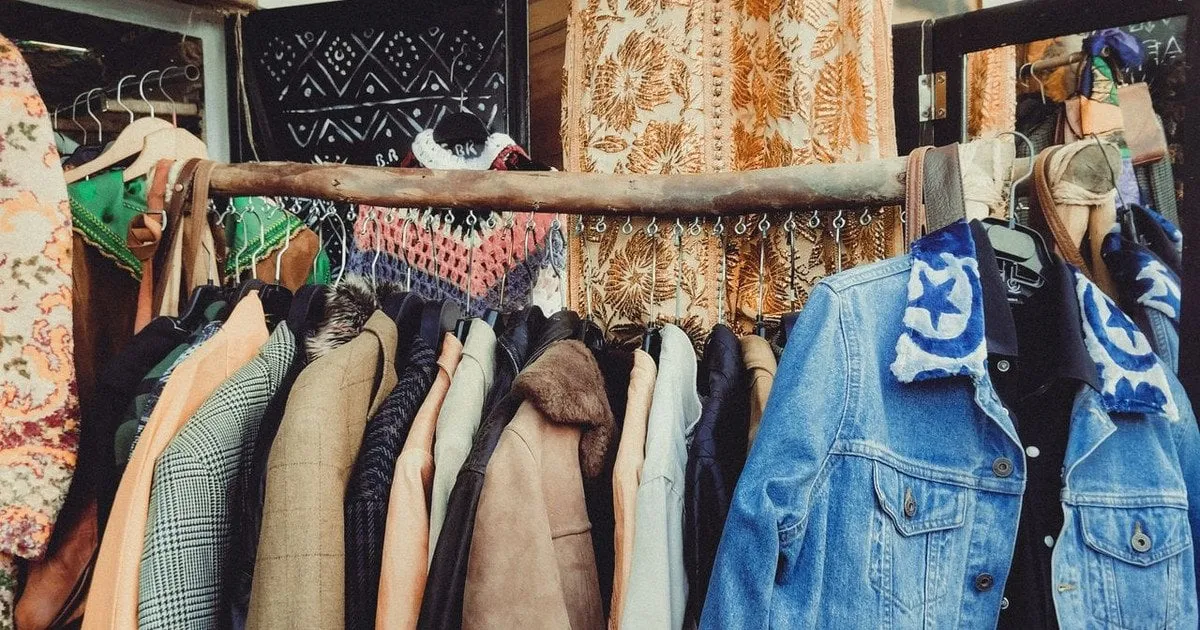 Russians have rushed to buy clothes from thrift stores due to financial difficulties