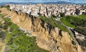 Макрон також відреагував на смерть Навального 