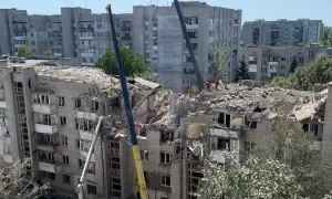 Зеленський підтвердив ураження НПЗ у Росії та військових об’єктів у Криму