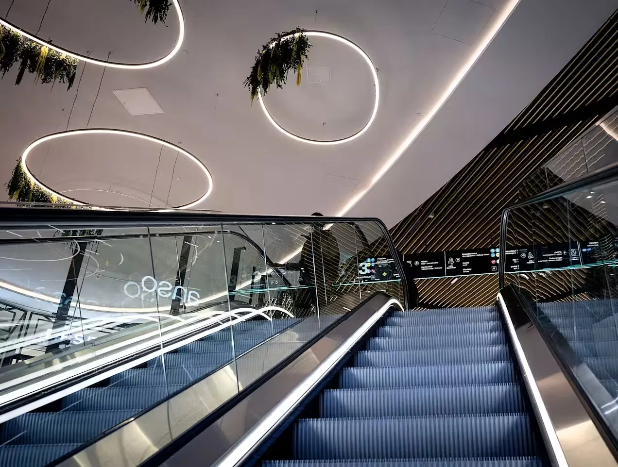 Фінляндія заборонила ножі та сокири в громадських місцях