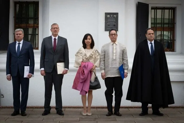 Чотири країни направили нових послів до Києва