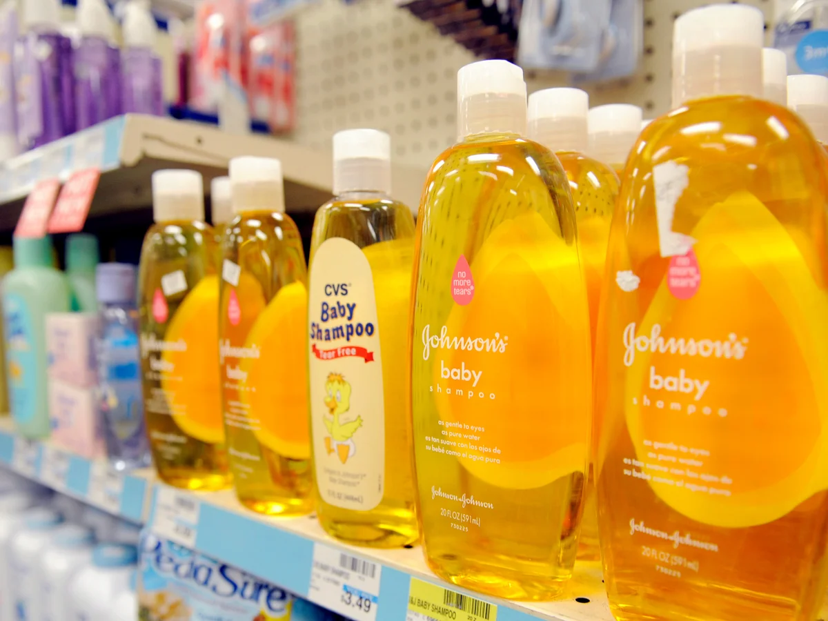 Проти Johnson & Johnson подали тисячі позовів через дитячу присипку