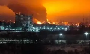 Російські загарбники атакували Ізюмську громаду, виникла пожежа