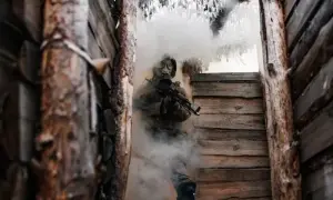 Наслідки удару по складу з озброєнням під Курськом показали на супутникових знімках