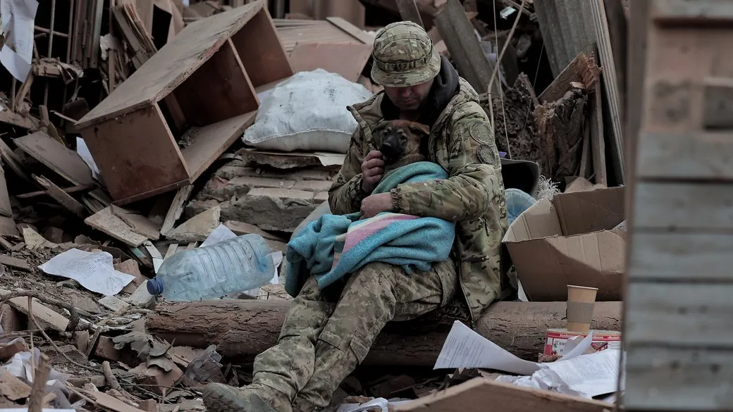 Супутники зафіксували знищення місця масового поховання під Маріуполем