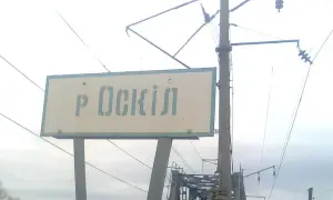 Рашисти хочуть захистити Кримський міст баржами 