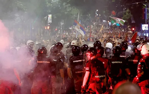 МЗС Румунії попередило громадян про антиурядові протести у Сербії МЗС Румунії попередило громадян про антиурядові протести у Сербії