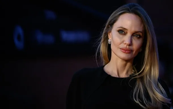 Анджеліна Джолі пішки перетнула кордон під час візиту в Україну