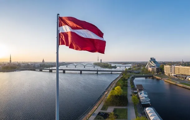 Латвія скоротить частину допомоги для біженців з України