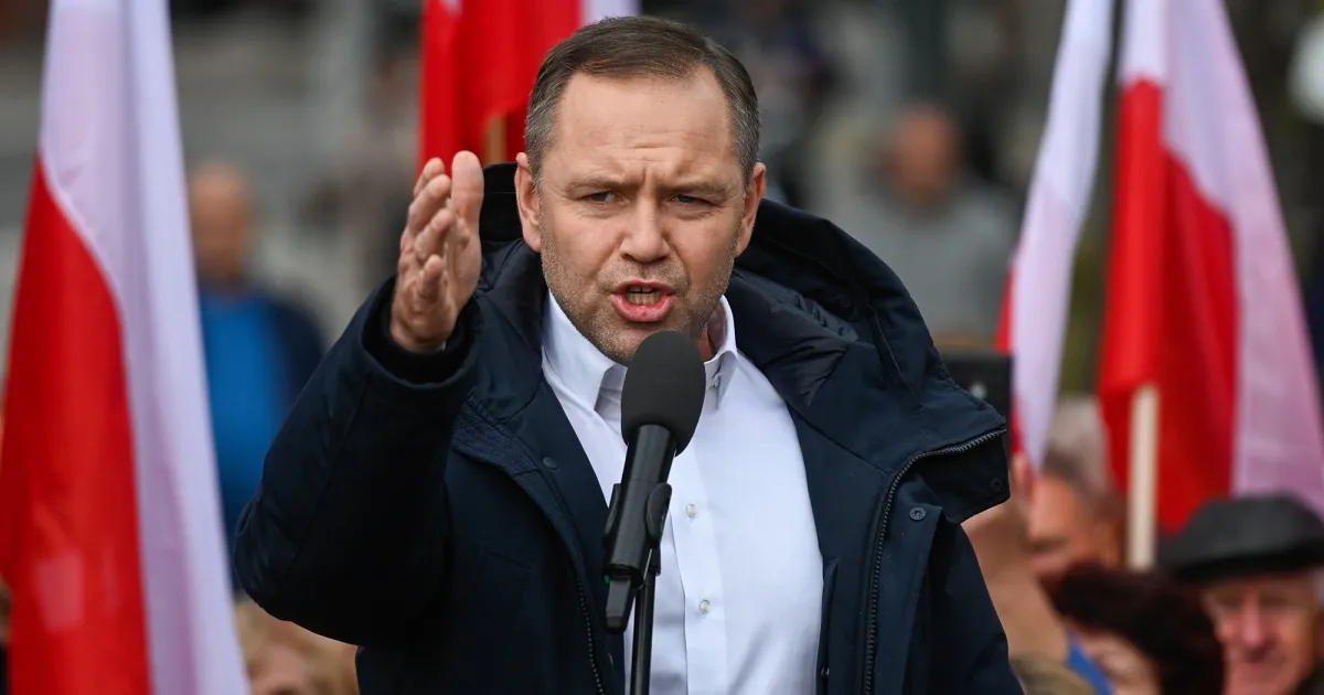 Між Польщею та Україною є невирішені питання, над якими потрібно працювати, — Навроцький