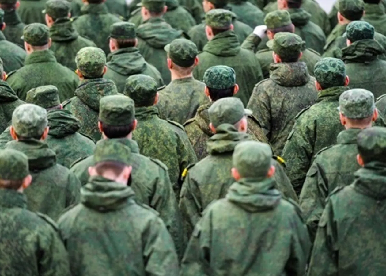 Примусова мобілізація в РФ: чоловіків забирають з вулиць, роботи та відділків поліції
